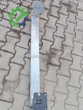 Peugeot 3008 Arka Tampon Demiri çıkma parça