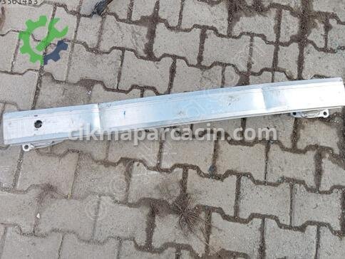 Peugeot 3008 Arka Tampon Demiri çıkma parça