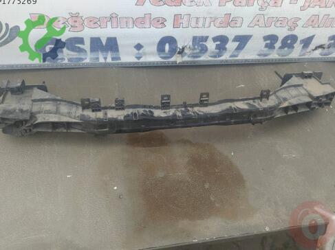 Hyundai Elantra Arka Tampon Demiri çıkma parça