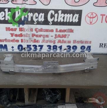 Peugeot 2008 Ön Tampon Demiri çıkma parça