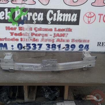Peugeot 2008 Ön Tampon Demiri çıkma parça