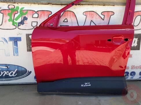 Peugeot 2008 Kapı Çıtası çıkma parça
