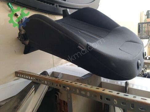 Hyundai Tucson Sağ Ön Koltuk çıkma parça