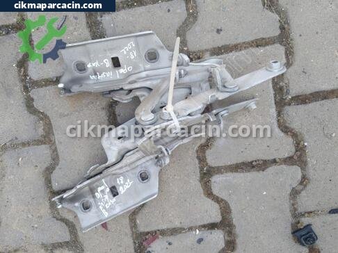 Opel Insignia Sağ Bagaj Menteşesi çıkma parça