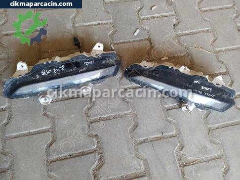 Peugeot 2008 Sinyal Lambası çıkma parça