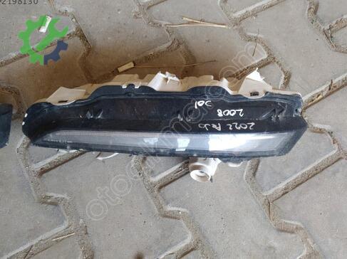 Peugeot 2008 Sinyal Lambası çıkma parça