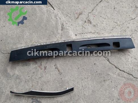 Toyota Corolla Kapı Çıtası çıkma parça