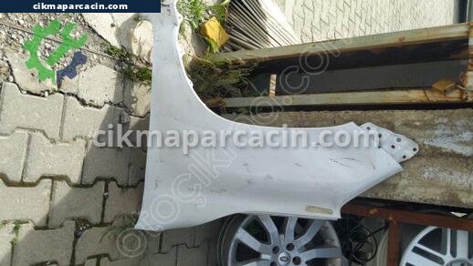 Toyota Hilux Sol Ön Çamurluk çıkma parça