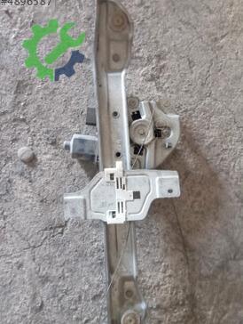 Peugeot 208 Sol Ön Cam Krikosu çıkma parça