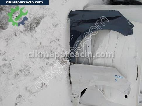 Renault Clio Sağ Ön Çamurluk çıkma parça