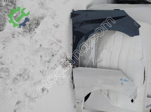 Renault Clio Sağ Ön Çamurluk çıkma parça