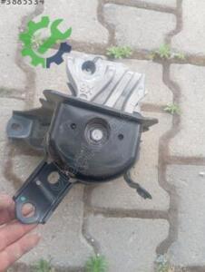 2019 2023 Toyota Corolla  üst motor kulağı