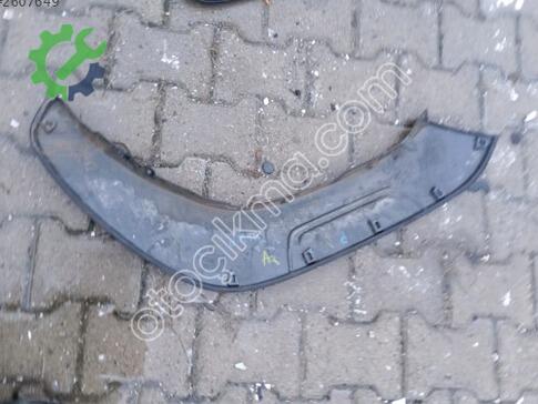 Toyota Hilux Sağ Ön Çamurluk çıkma parça