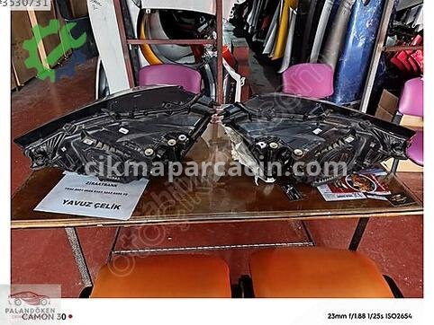 Audi Q3 Sağ Ön Far çıkma parça