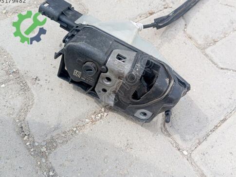 Peugeot Rifter Sağ Ön Kapı Kilidi çıkma parça