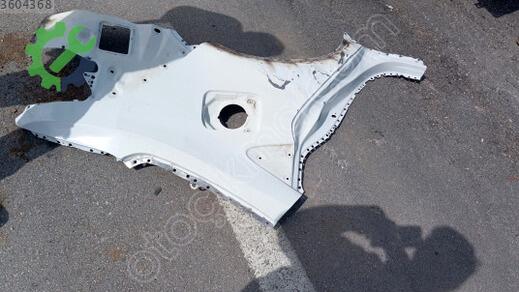 Toyota Corolla Sol Arka Çamurluk çıkma parça