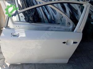 2019 2024 Toyota Corolla sol ön kapı