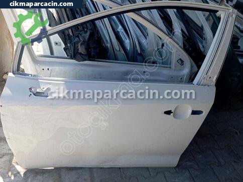 Toyota Corolla Sol Ön Kapı çıkma parça