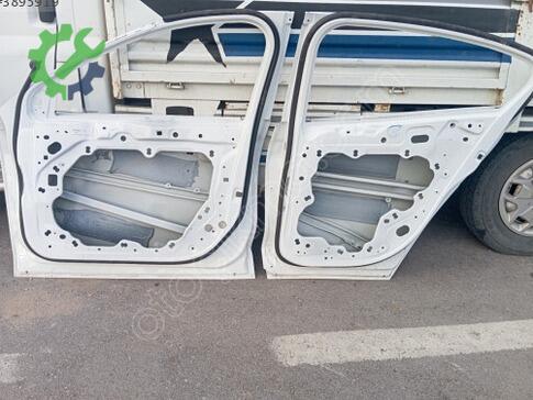 Ford Focus Sağ Ön Kapı çıkma parça