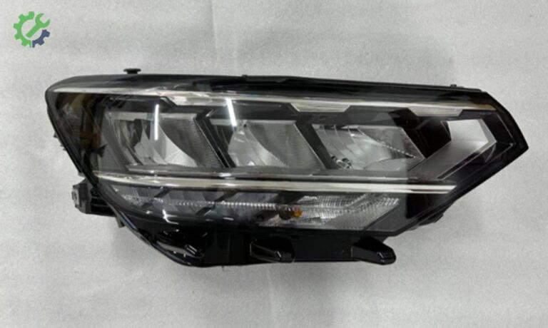 Volkswagen Passat Sağ Ön Far çıkma parça