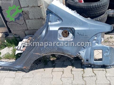 Toyota Corolla Sol Arka Çamurluk çıkma parça