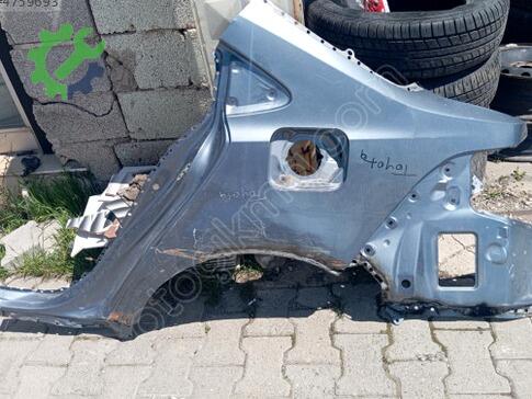 Toyota Corolla Sol Arka Çamurluk çıkma parça