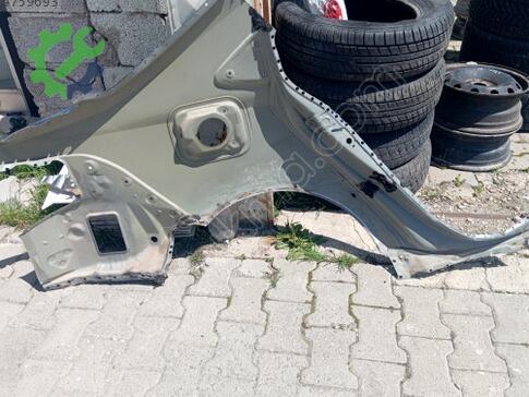 Toyota Corolla Sol Arka Çamurluk çıkma parça