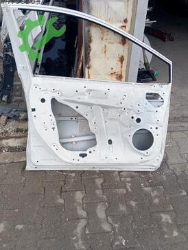 Toyota Corolla Sol Ön Kapı çıkma parça