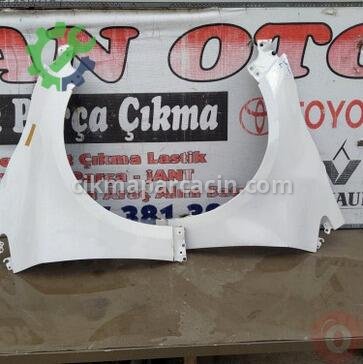 Toyota Corolla Sağ Ön Çamurluk çıkma parça