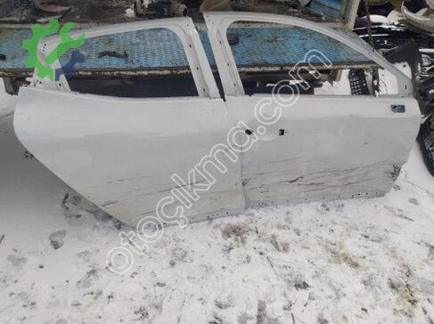 Renault Clio Sağ Ön Kapı çıkma parça