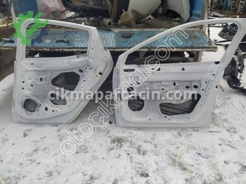 Renault Clio Sağ Ön Kapı çıkma parça