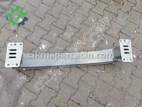 Toyota Hilux Ön Tampon Demiri çıkma parça