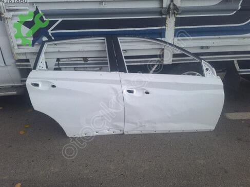Hyundai Bayon Sağ Ön Kapı çıkma parça