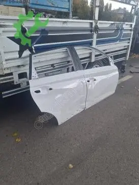 Hyundai Bayon Sağ Ön Kapı çıkma parça