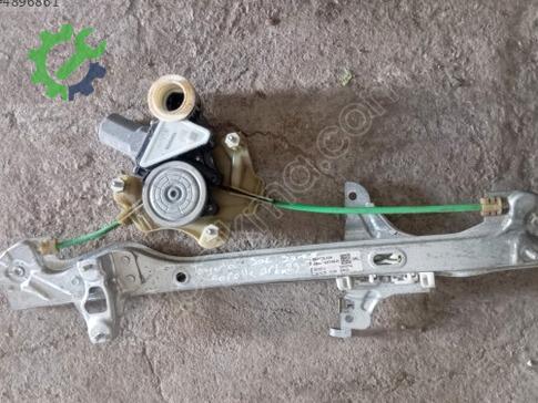 Toyota Corolla Sol Arka Cam Krikosu çıkma parça
