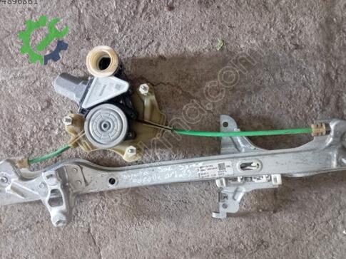 Toyota Corolla Sol Arka Cam Krikosu çıkma parça