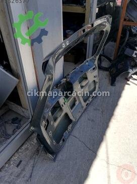 Skoda Karoq Arka Bagaj çıkma parça