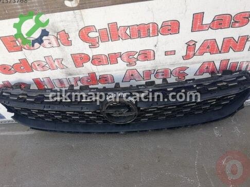 Opel Corsa Ön Panjur çıkma parça