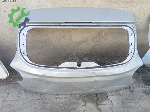 Dacia Sandero Bagaj Kapağı çıkma parça