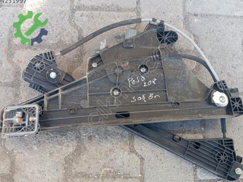 Peugeot 208 Sağ Ön Cam Krikosu çıkma parça