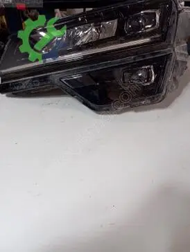 Skoda Karoq Sol Ön Far çıkma parça