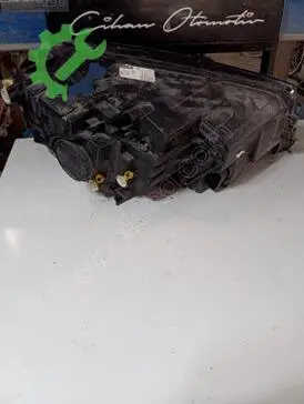 Skoda Karoq Sol Ön Far çıkma parça