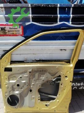 Toyota Yaris Sağ Ön Kapı çıkma parça