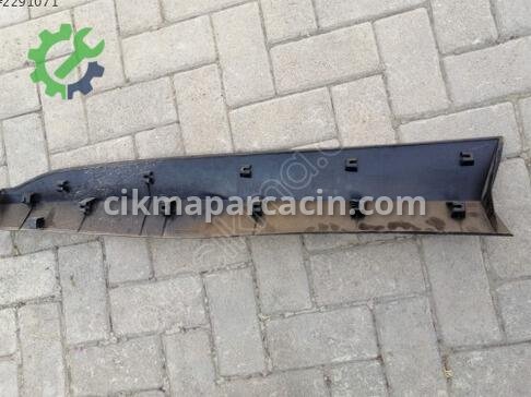 Toyota Yaris Kapı Çıtası çıkma parça
