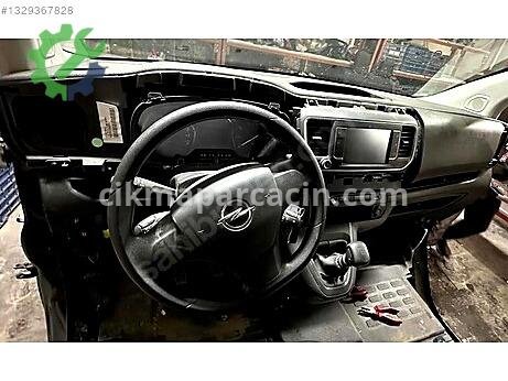 Opel Vivaro Torpido çıkma parça