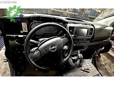 Opel Vivaro Torpido çıkma parça