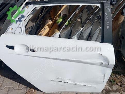Hyundai Elantra Sağ Arka Kapı çıkma parça