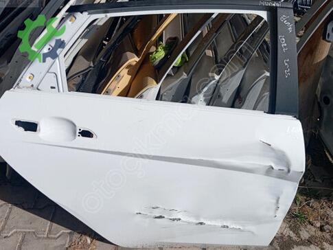 Hyundai Accent Sağ Arka Kapı çıkma parça