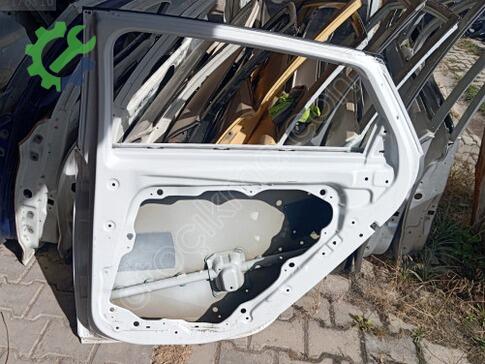 Hyundai Accent Sağ Arka Kapı çıkma parça