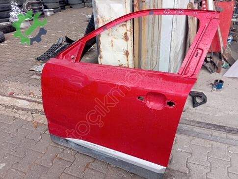 Peugeot 2008 Sol Ön Kapı çıkma parça